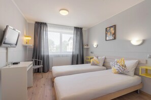 Allergitestet sengetøy, safe på rommet, skrivebord og strykejern/-brett