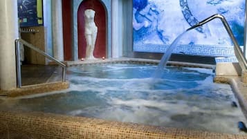 Espace de soins pour les couples, sauna, bain à remous, hammam, hammam