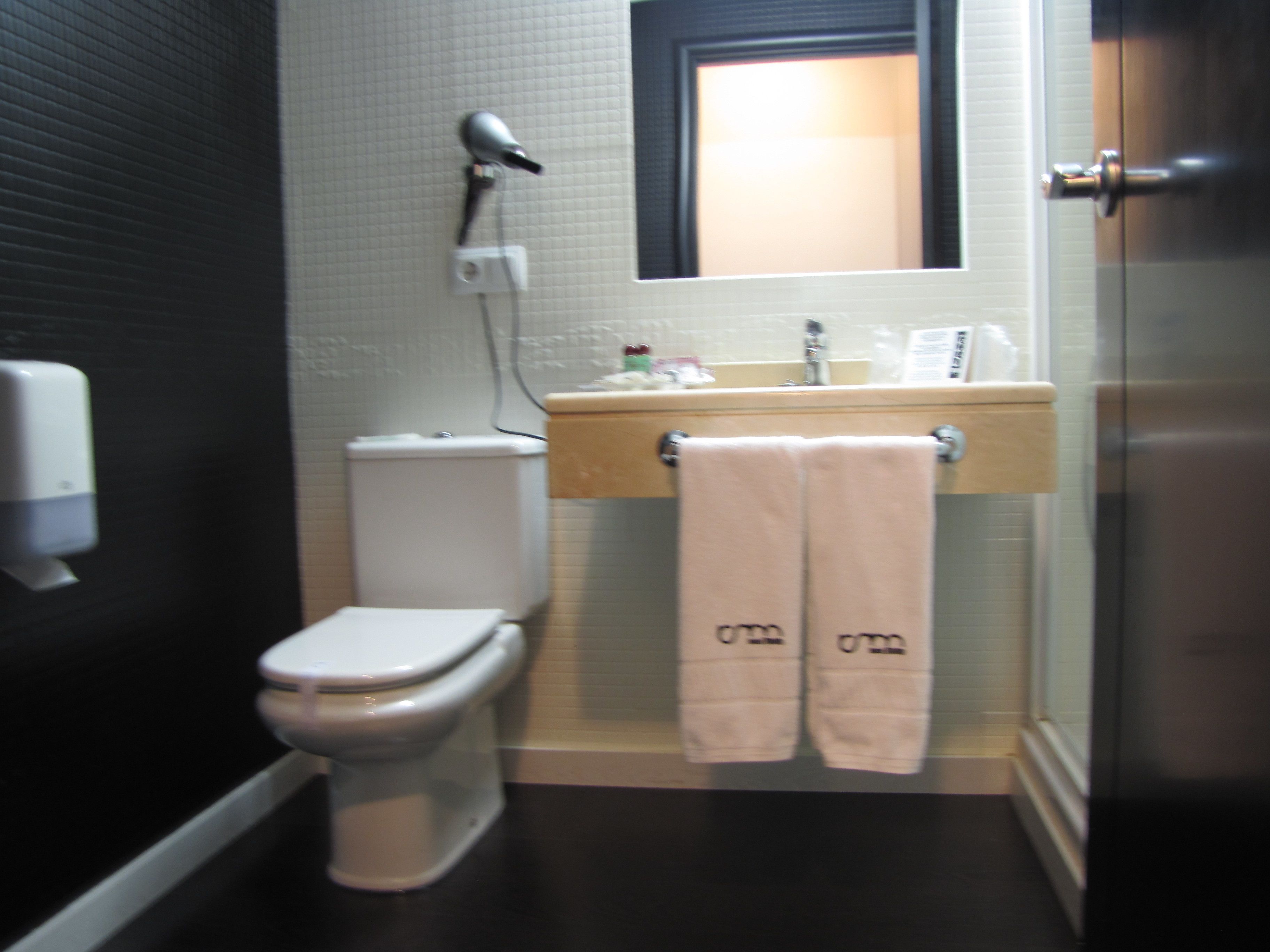 double room | bathroom | free toiletries, hair dryer, towels