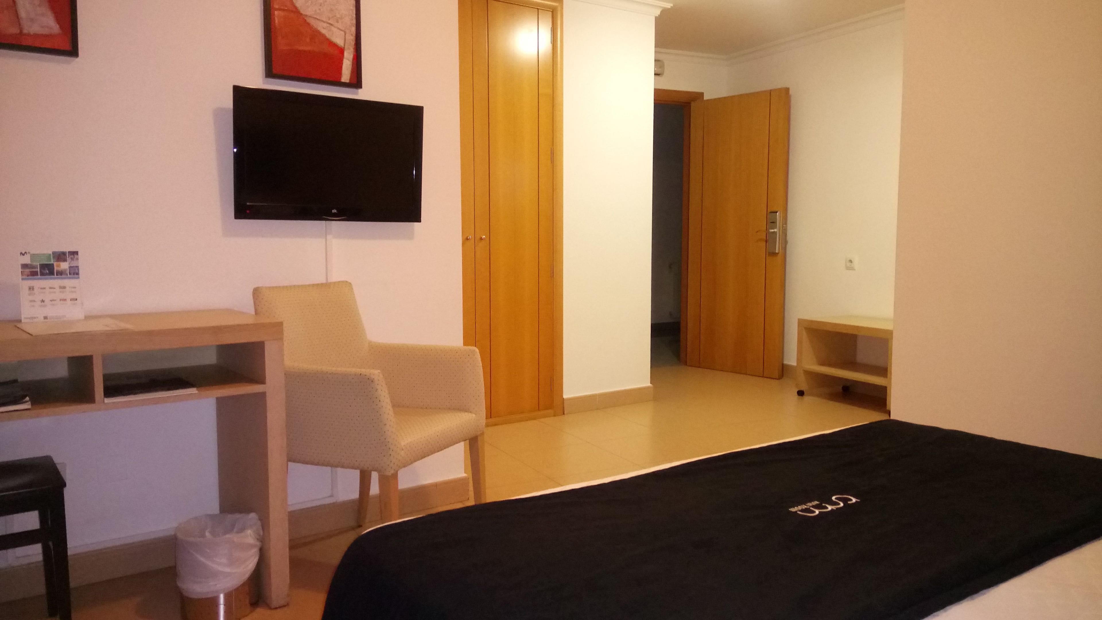 double room | desk, iron/ironing board, free cots/infant beds, free wifi