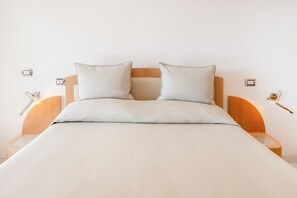 Superior-Doppelzimmer, Meerblick (shared terrace) | Hochwertige Bettwaren, Minibar, Zimmersafe, Schreibtisch
