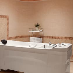 Tina de hidromasaje, baño de vapor, aguas termales y baños de barro