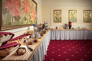 Desayuno bufé gratuito y diario