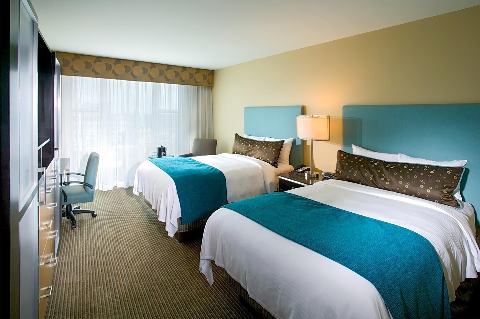 Premium bedding, pillowtop beds, in-room safe, desk