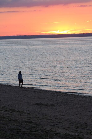 Beach nearby - Tides Motor Inn at Stehli Beach (Locust Valley)