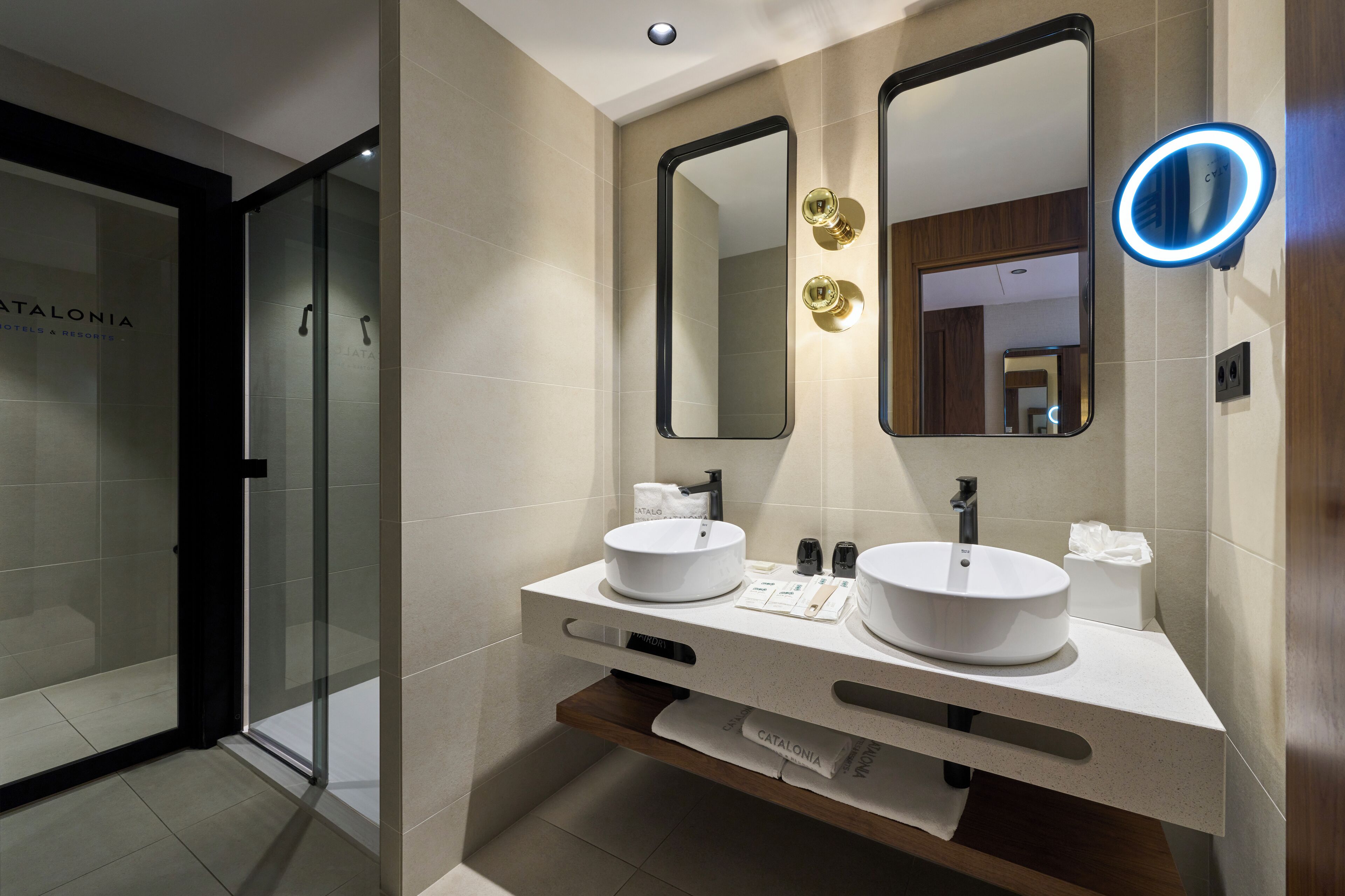 eco-friendly toiletries, towels