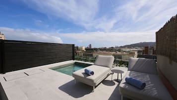 Minibar, caja fuerte, escritorio y espacio para trabajar con un portátil