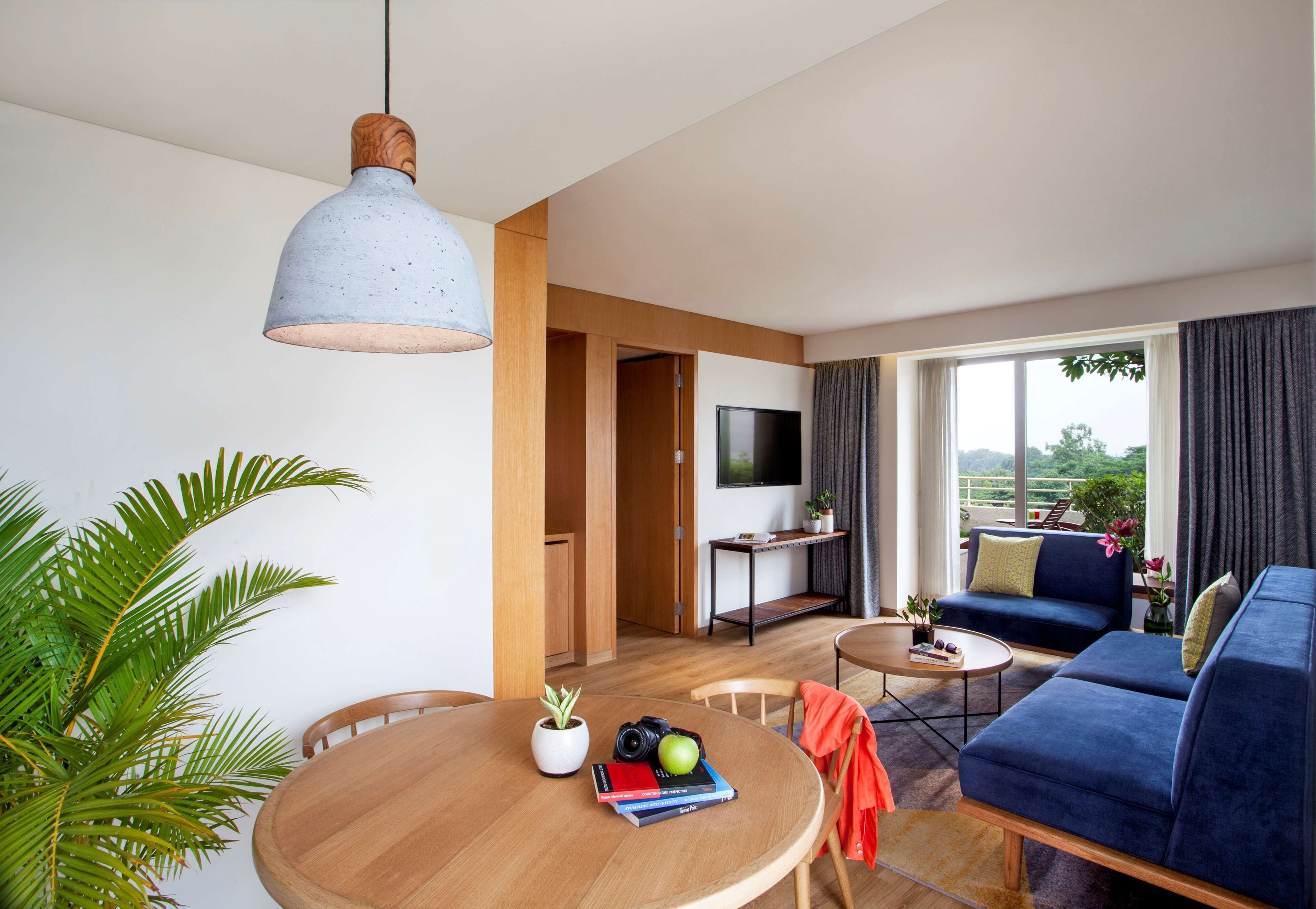 Luxe beddengoed, een minibar, een kluis op de kamer, een bureau