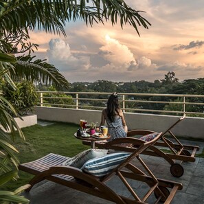 Ropa de cama de alta calidad y minibar 