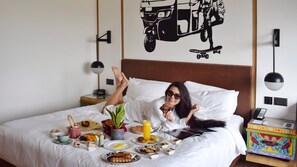 Ropa de cama de alta calidad y minibar 