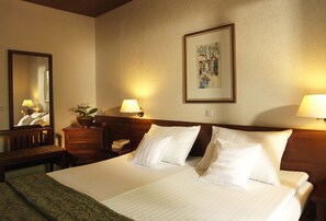 Double Room | In-room safe, free WiFi