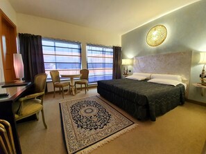 Minibar, in-room safe, individually decorated, individually furnished - Hotel Feel Inn Venice Airport Rooms (Mestre)