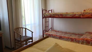 ์ฟผ๋๋ฃธ, ์ธ๋ ์ ๋ง | ๊ณ ๊ธ ์นจ๊ตฌ, ๋ฏธ๋๋ฐ, ๊ฐ์ค ๋ด ๊ธ๊ณ , ์ฑ
์