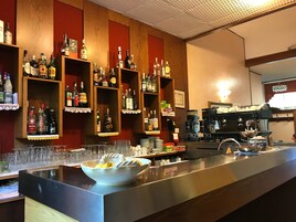 酒吧（店内）