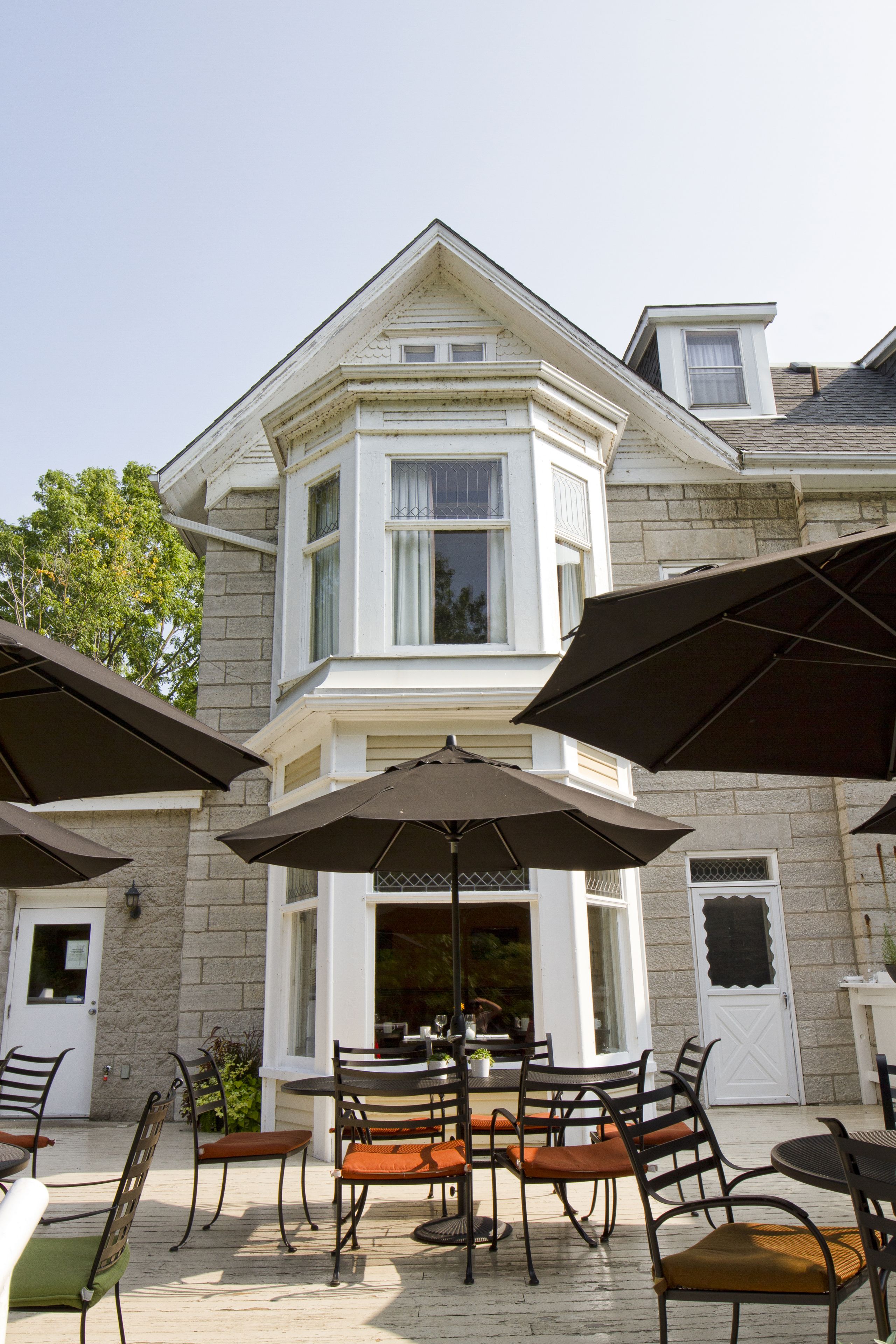 ランチ、ディナーに営業 (郷土料理)