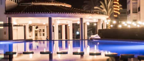 Indoor pool, seasonal outdoor pool
