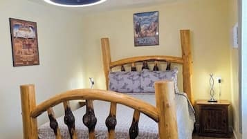 The Cowboy Room | Iron/ironing board, free WiFi, bed sheets