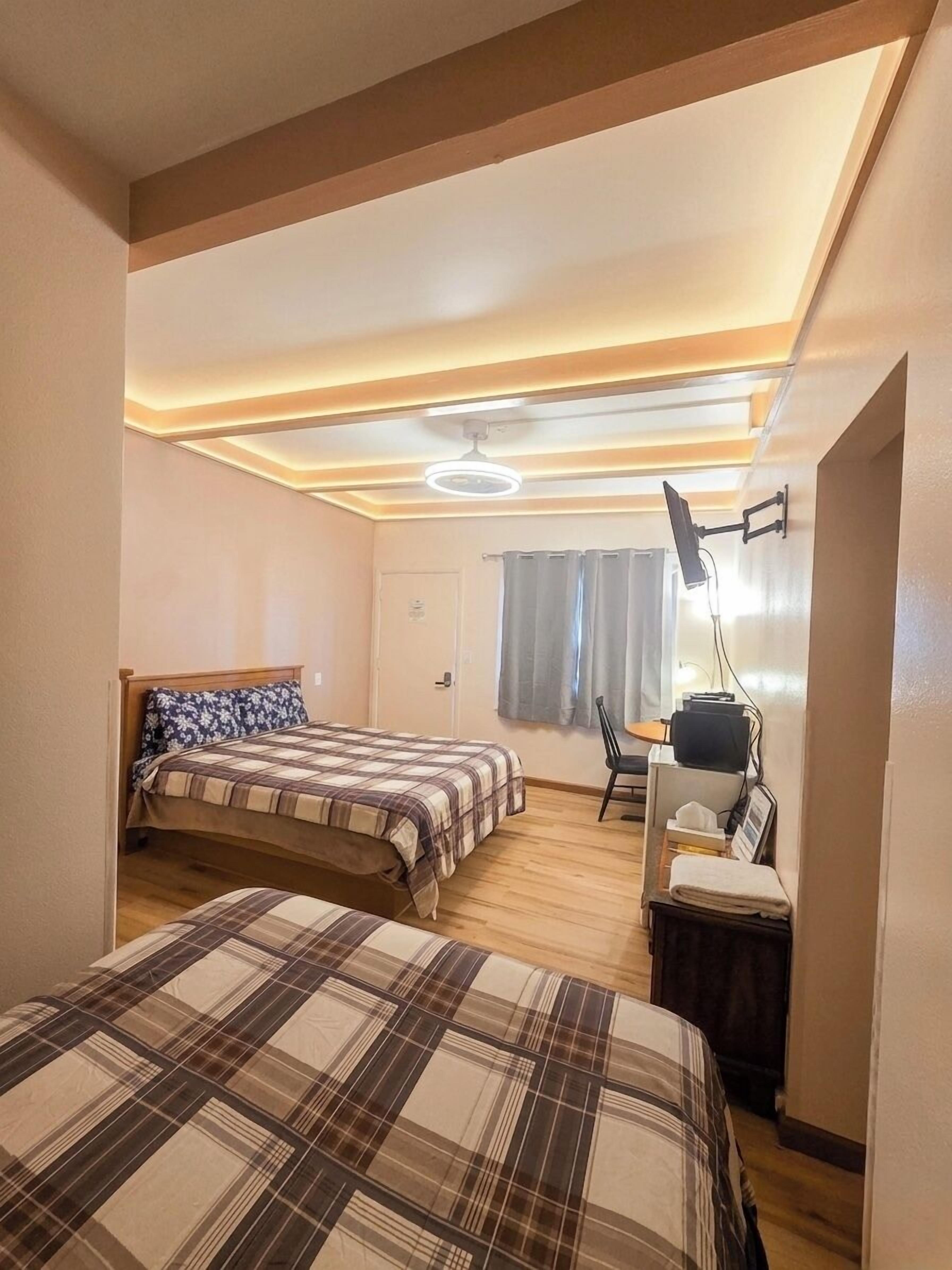 Iron/ironing board, free WiFi, bed sheets