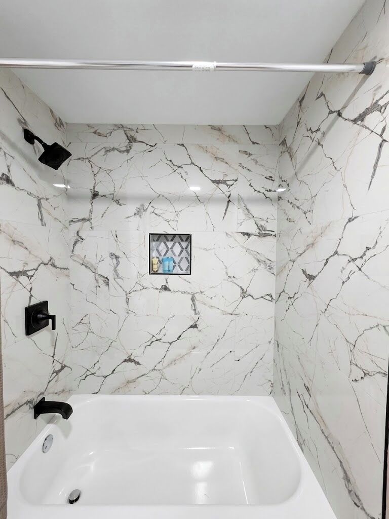 The Jessup Room | Bathroom | Free toiletries, hair dryer, towels, soap