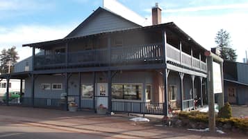 Façana frontal de l'allotjament