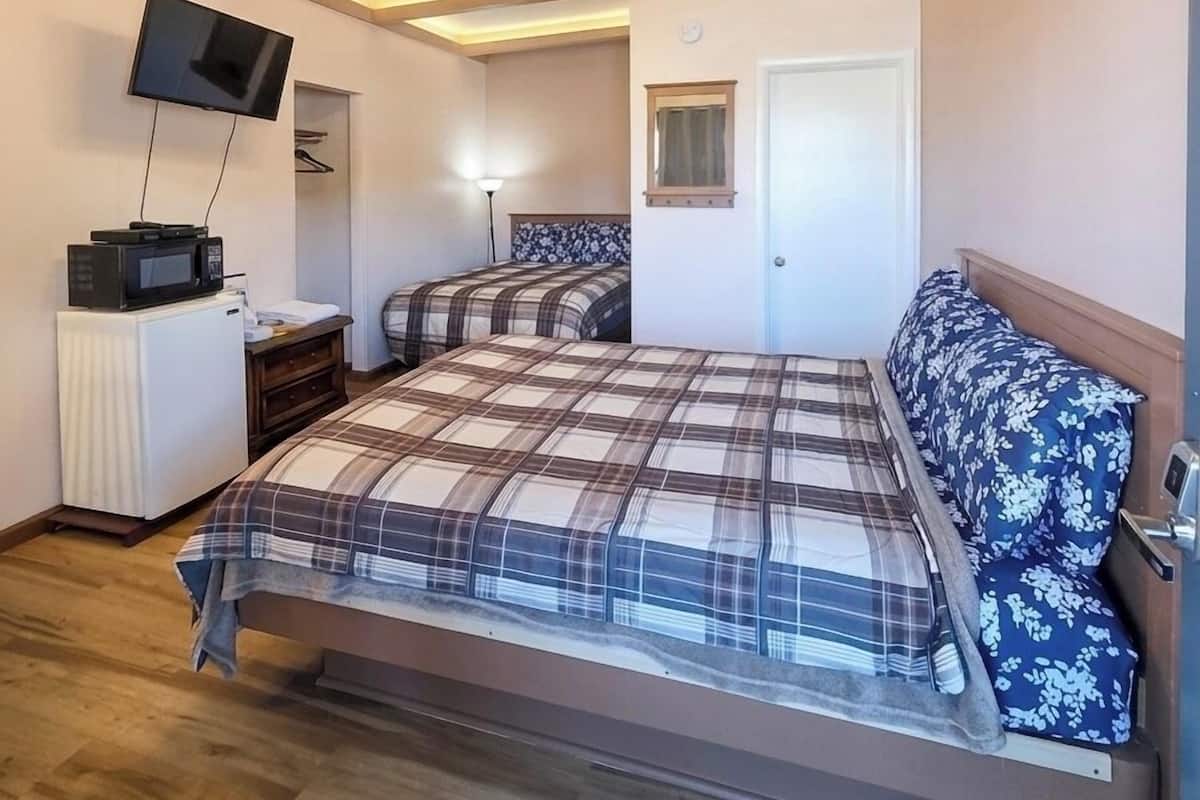 Motel Queen and Double | Fer et planche Ă repasser, accĂšs au Wi-Fi (inclus), literie fournie