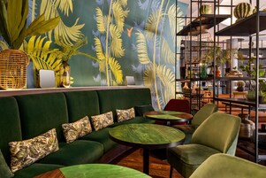 Aperto a colazione e cena, cucina californiana