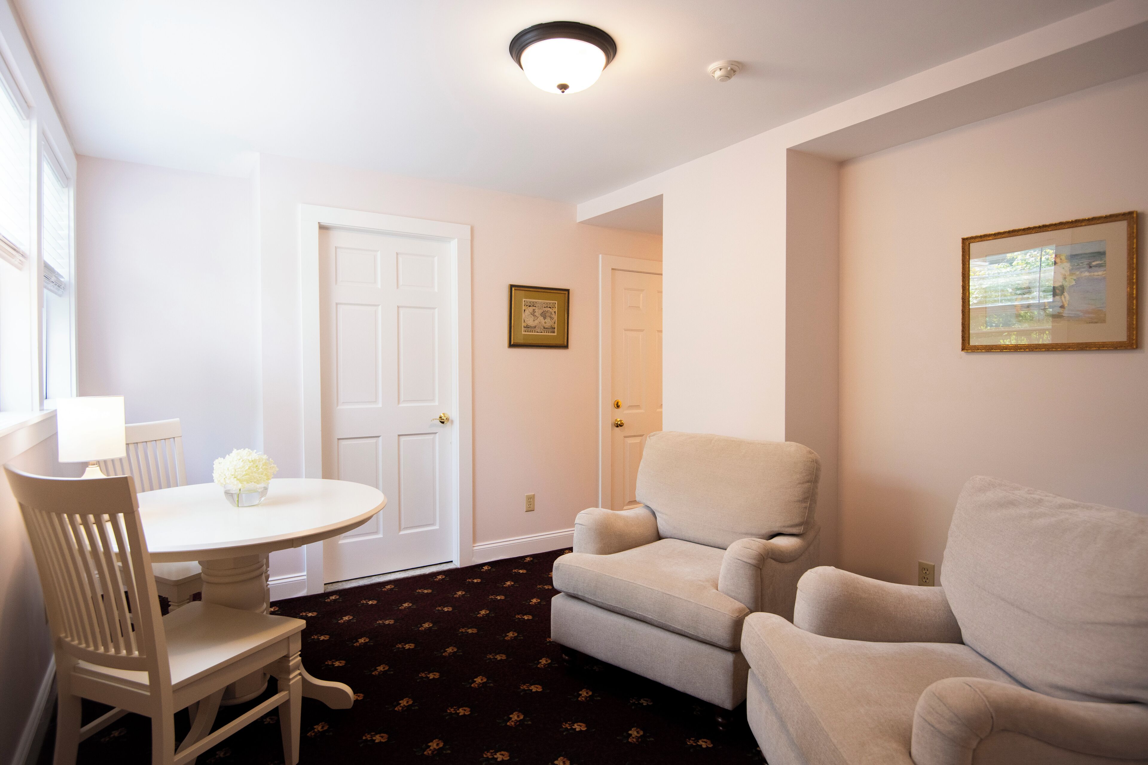 classic suite, 1 king bed | 1 bedroom, premium bedding, desk, iron/ironing board