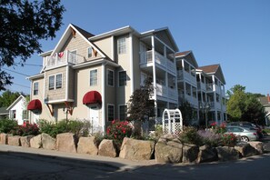Exterior - Bar Harbor Manor (Bar Harbor)