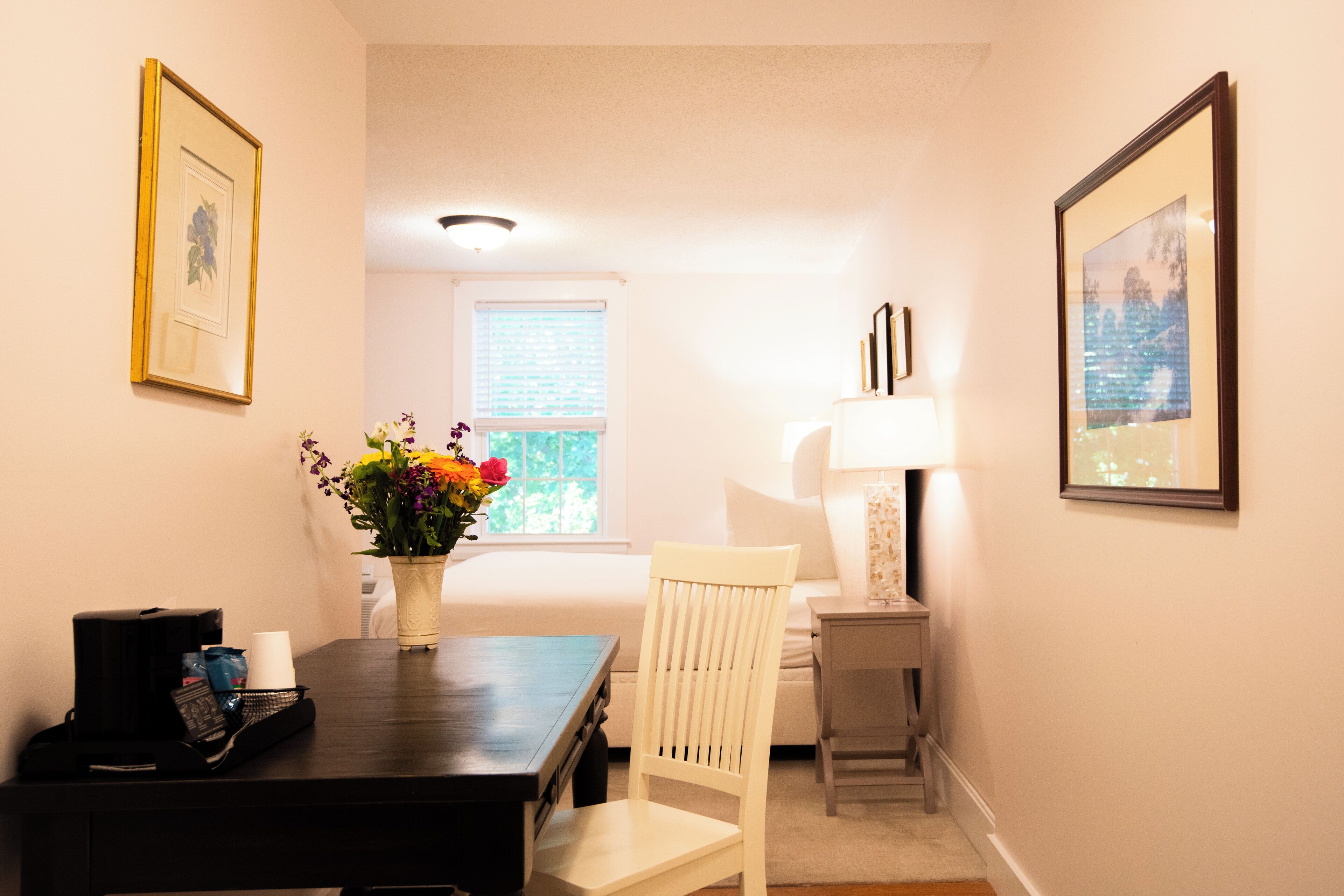 classic room, 1 king bed | 1 bedroom, premium bedding, desk, iron/ironing board