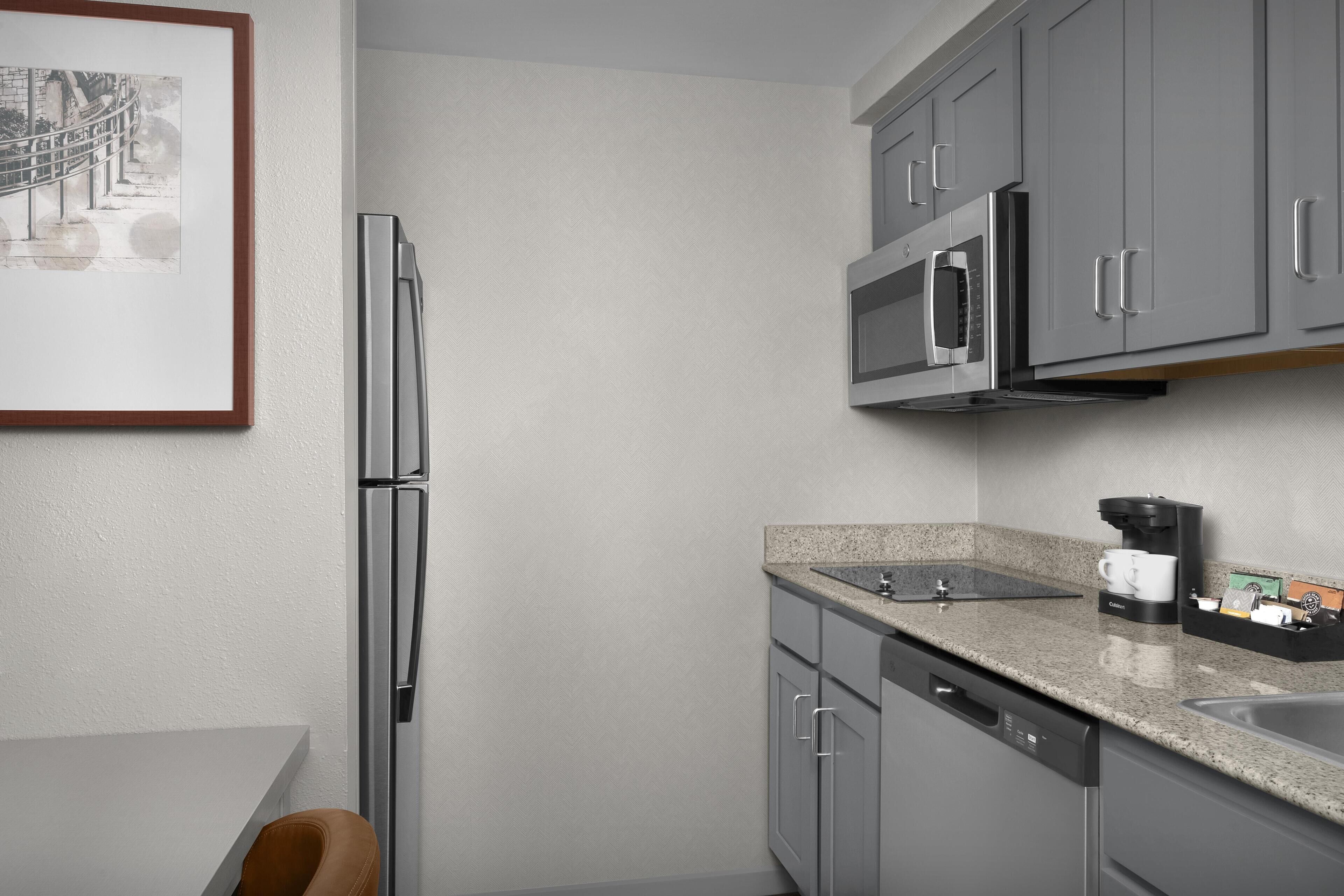 Fridge, microwave, stovetop, dishwasher