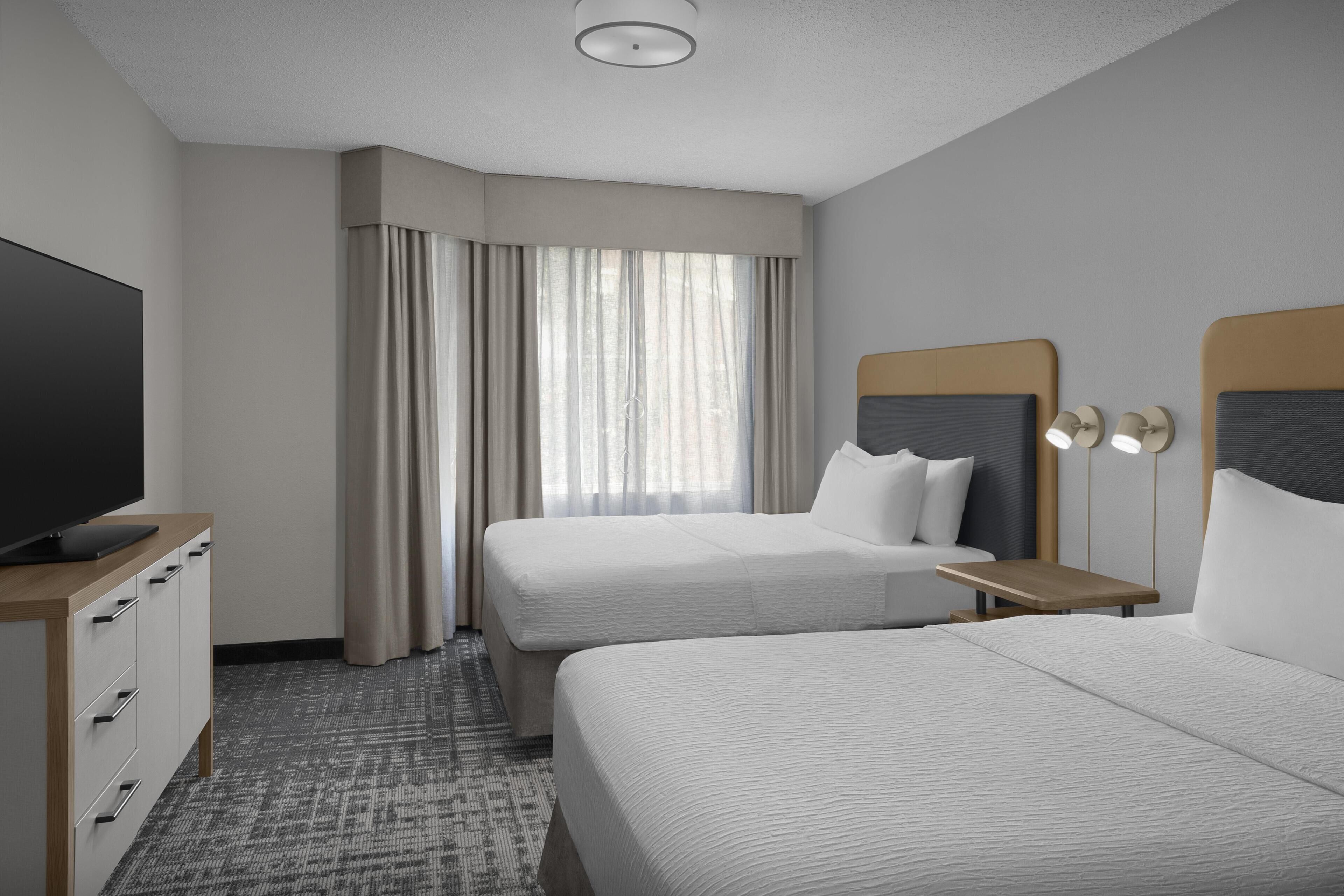 In-room safe, laptop workspace, blackout curtains, iron/ironing board