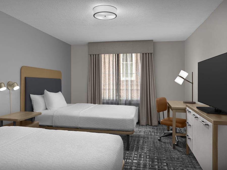 In-room safe, laptop workspace, blackout drapes, iron/ironing board