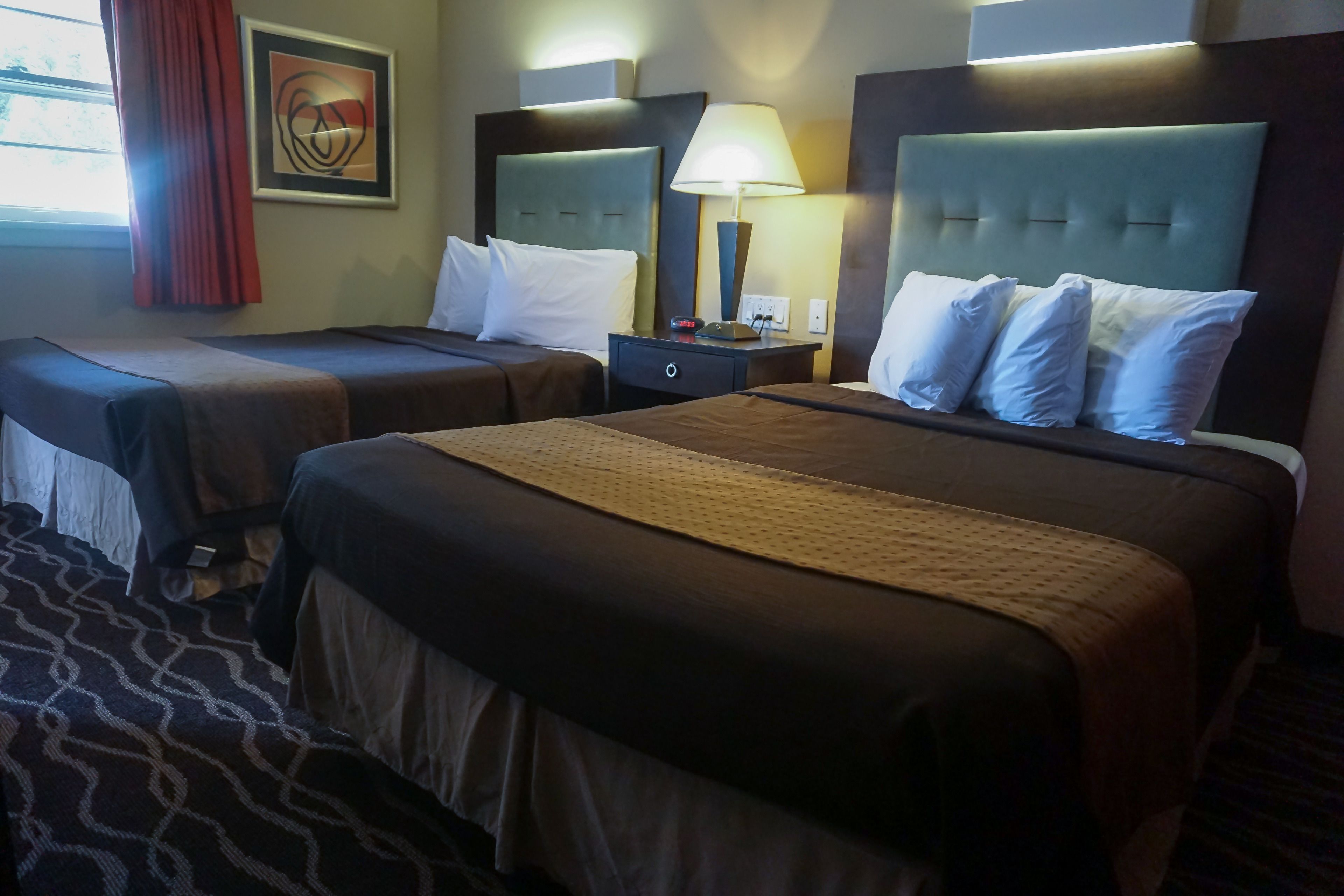 Deluxe Non Smoking 2 Double Beds Exterior Pool - Side Rooms | 客房景觀