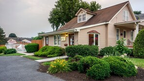 Vista frontal de la propiedad