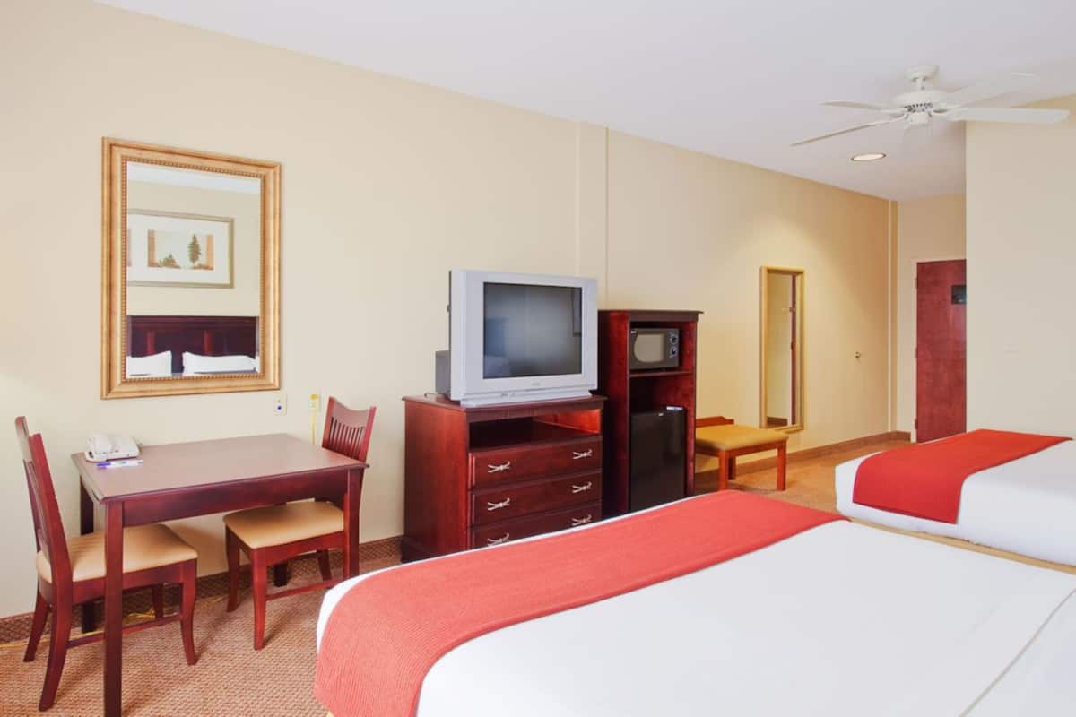 In-room safe, desk, iron/ironing board, rollaway beds