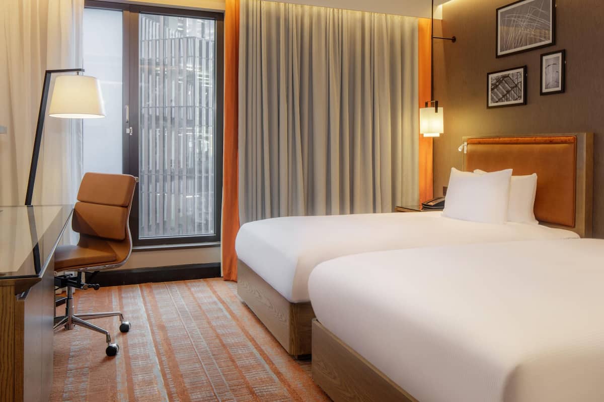 Hypo-allergenic bedding, in-room safe, desk, blackout drapes