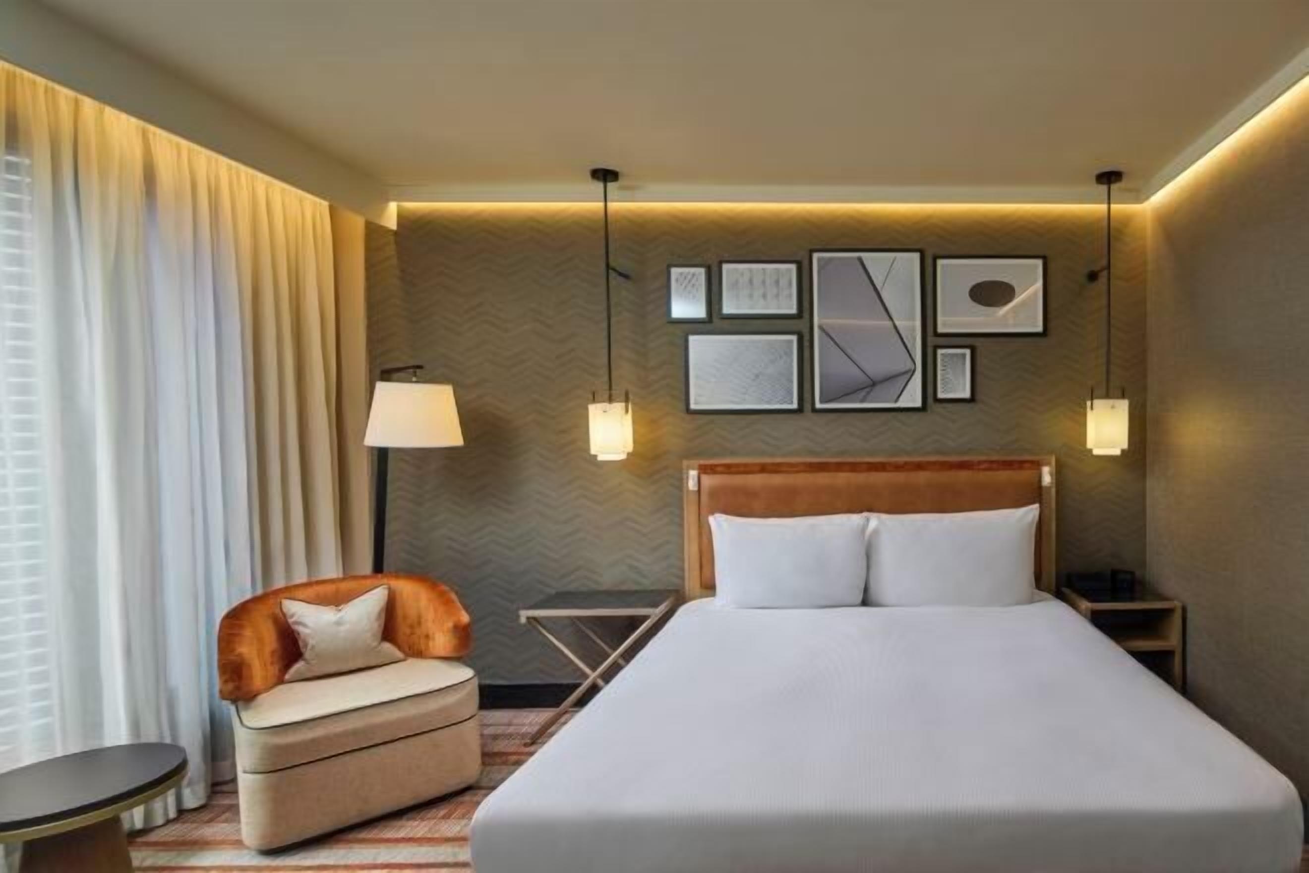 Literie hypoallergénique, coffres-forts dans les chambres, bureau