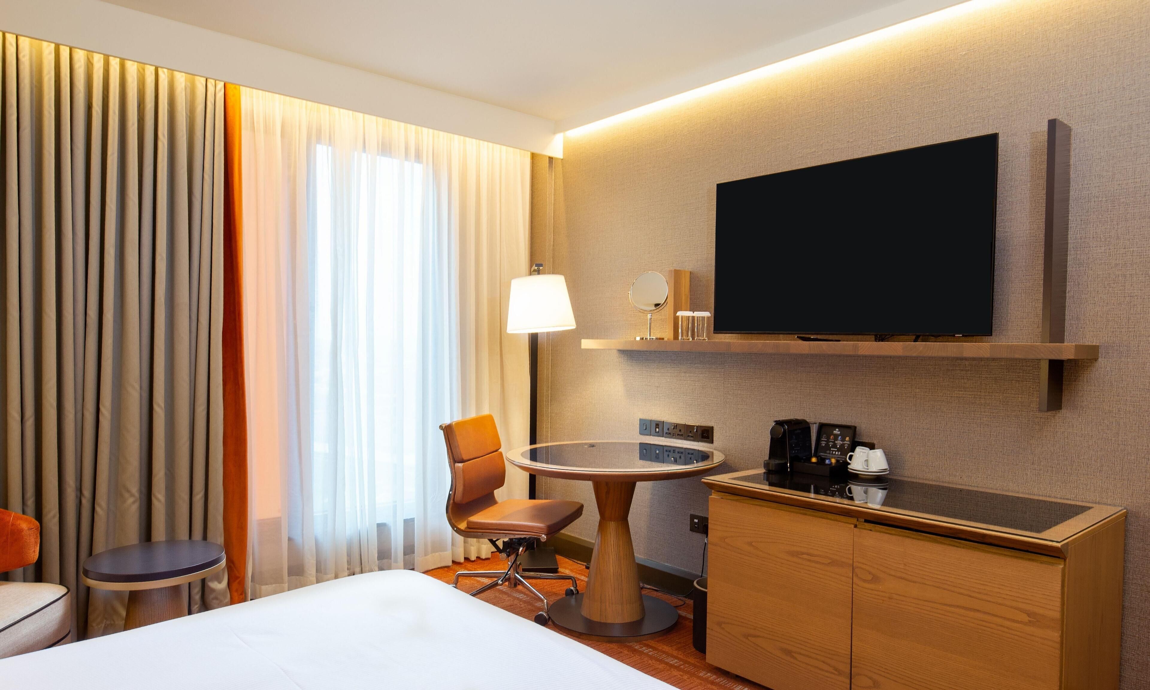 Hypoallergeen beddengoed, een kluis op de kamer, een bureau