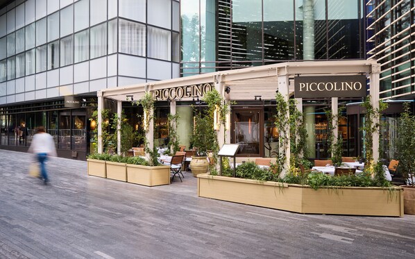 Se sirven desayunos, comidas y cenas 