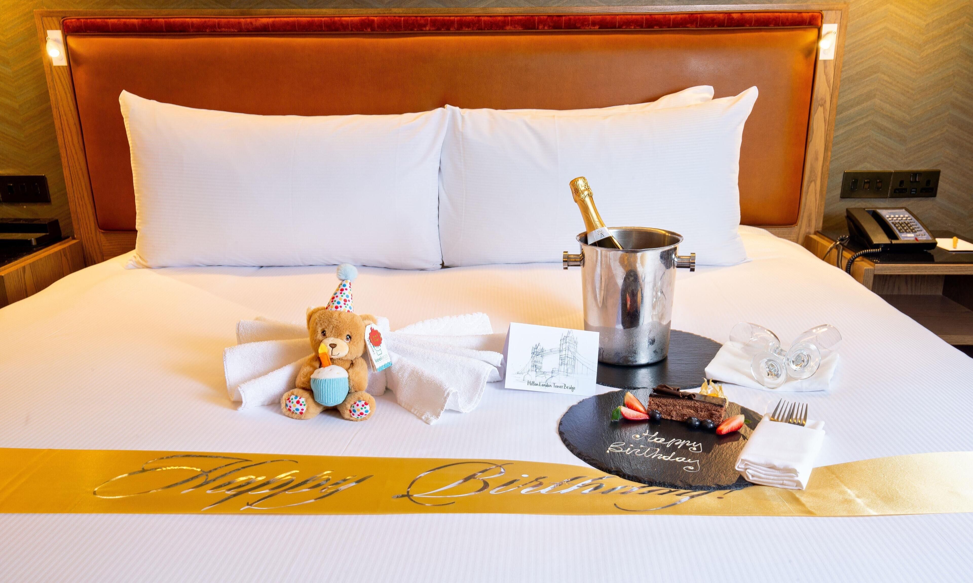 Hypo-allergenic bedding, in-room safe, desk, blackout drapes