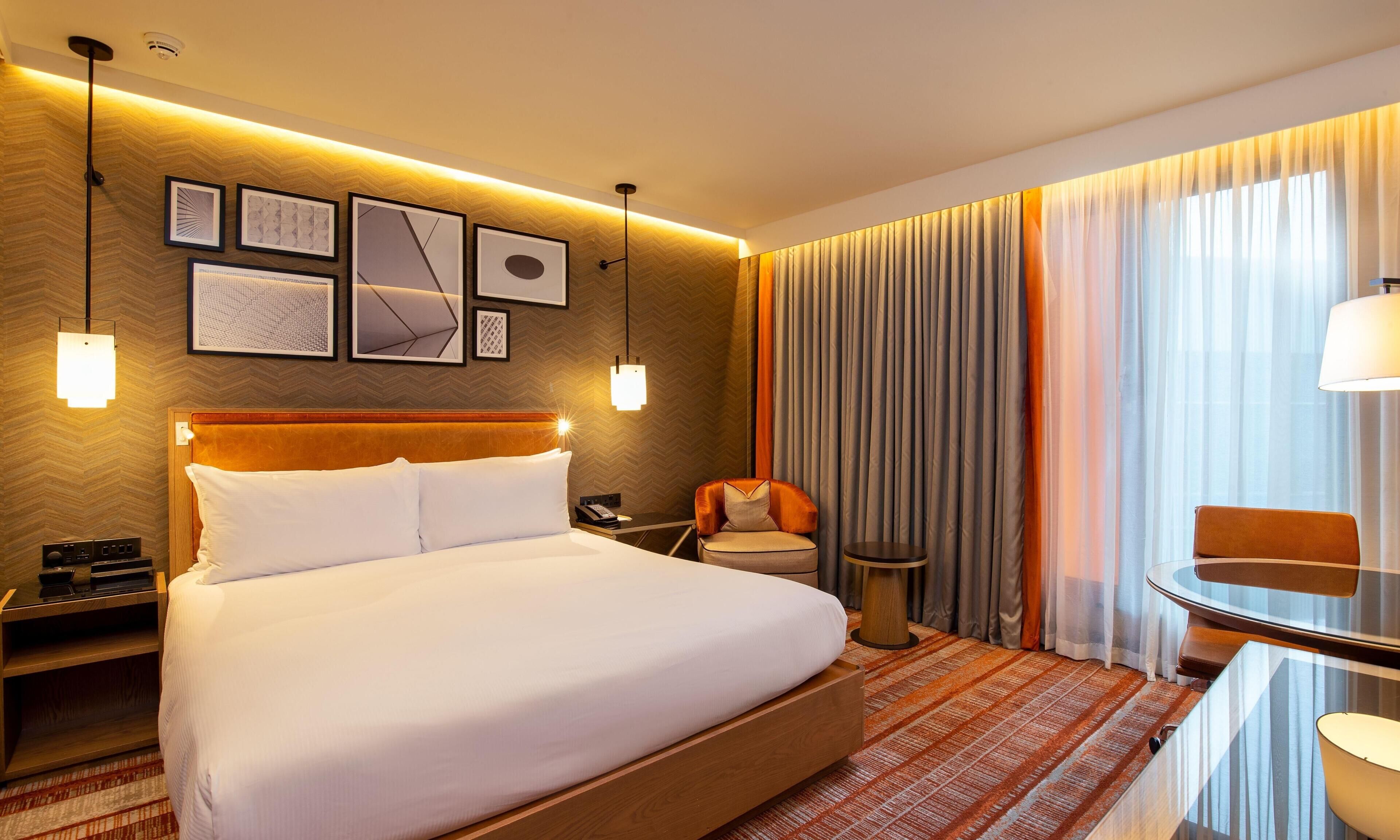 Hypoallergeen beddengoed, een kluis op de kamer, een bureau