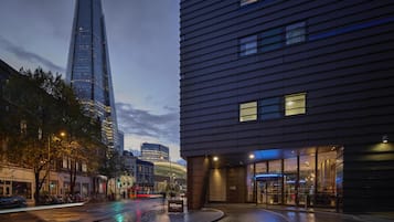 Façade de l’hébergement - soirée/nuit