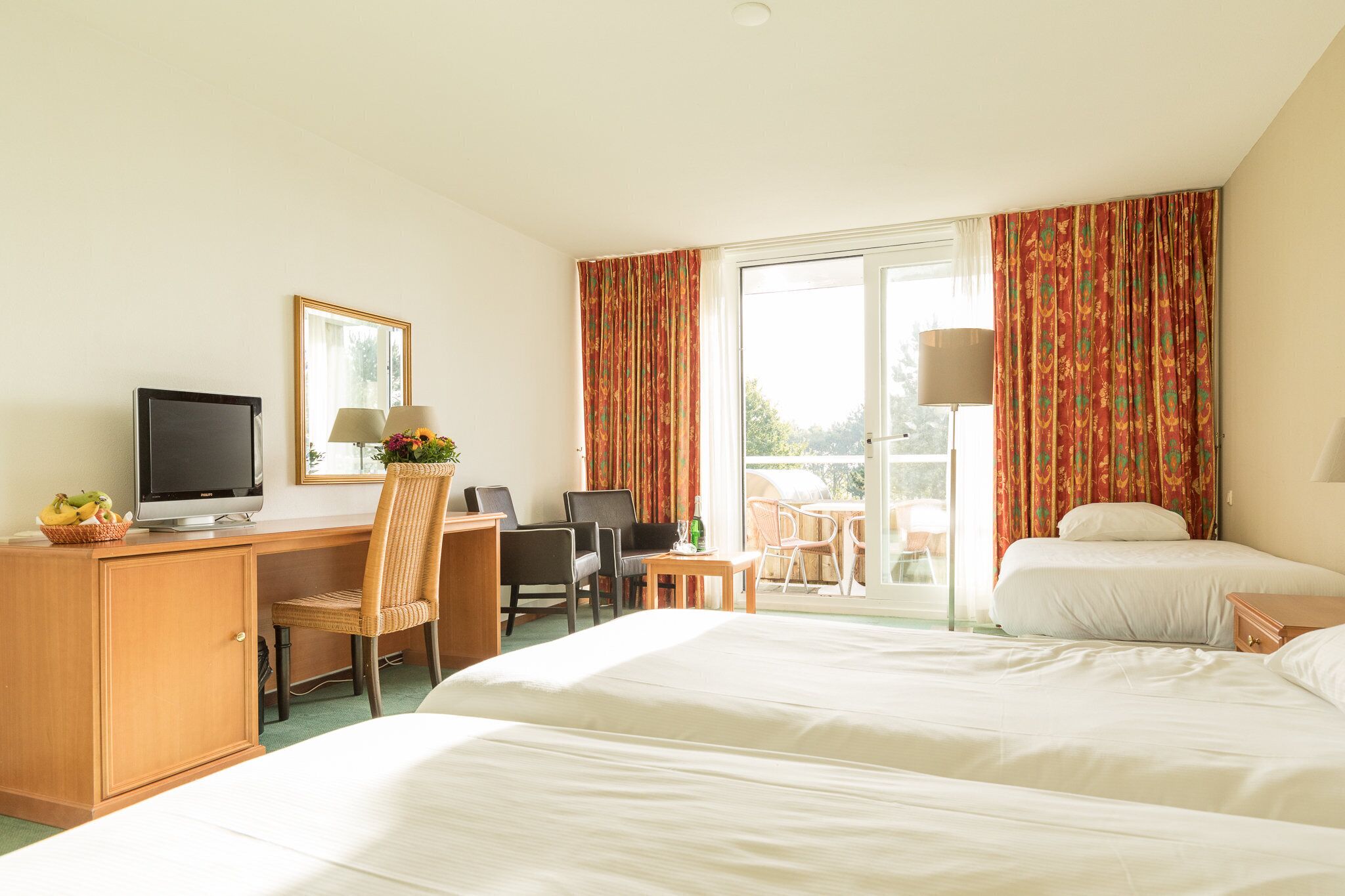 Desk, cribs/infant beds, free WiFi, bed sheets