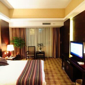 迷你吧、客房內保險箱、鬧鐘