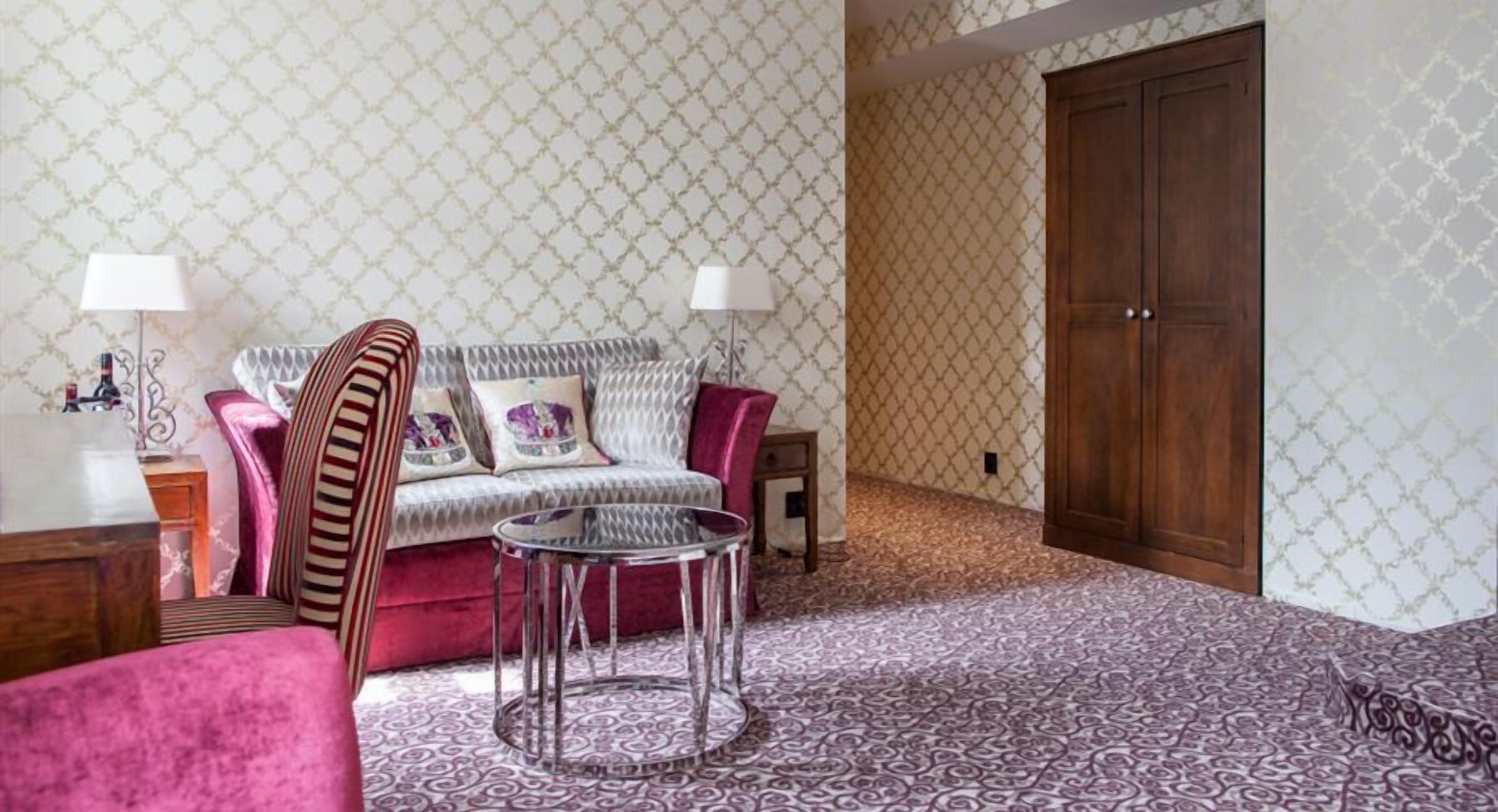 junior suite | living area