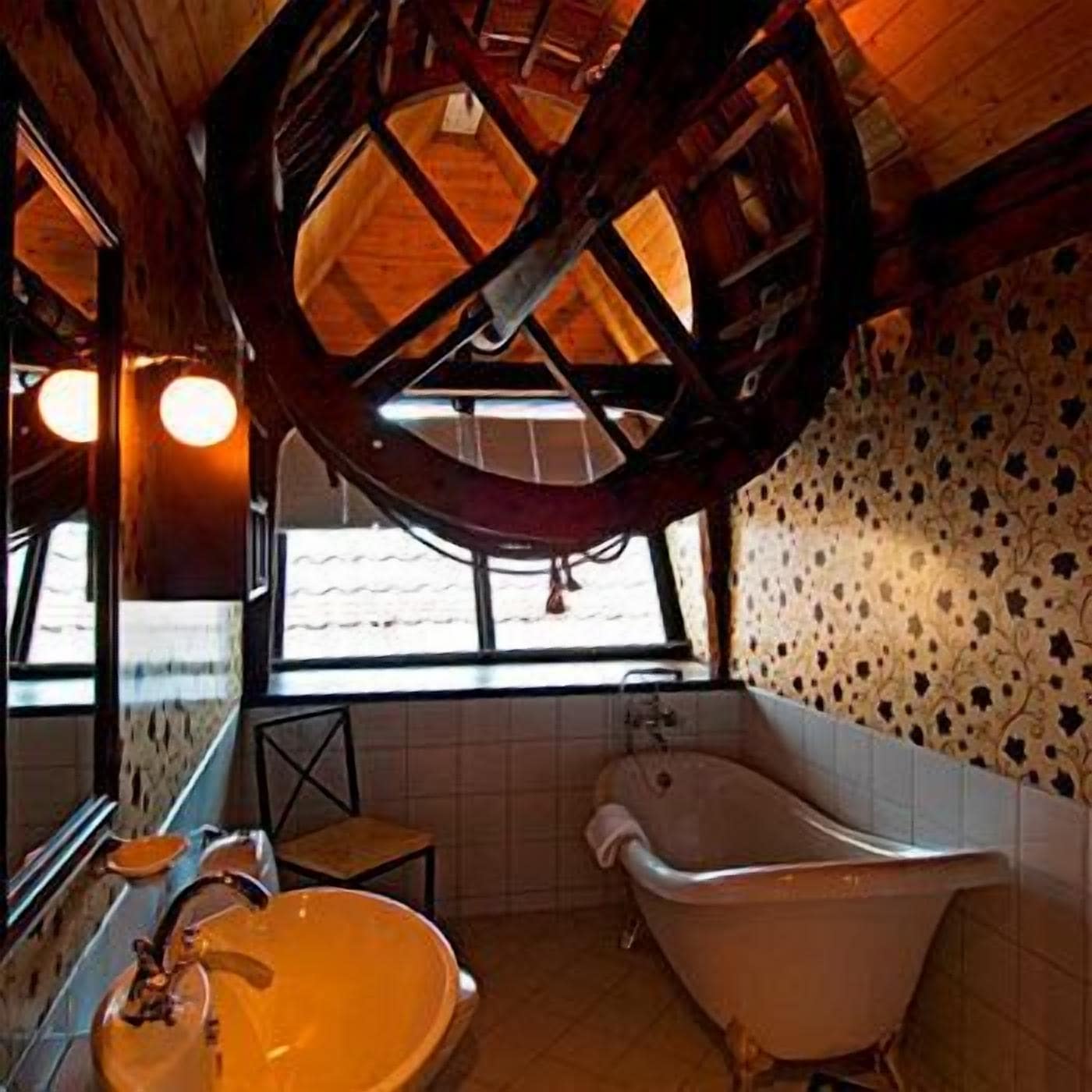 deluxe double room | bathroom | towels