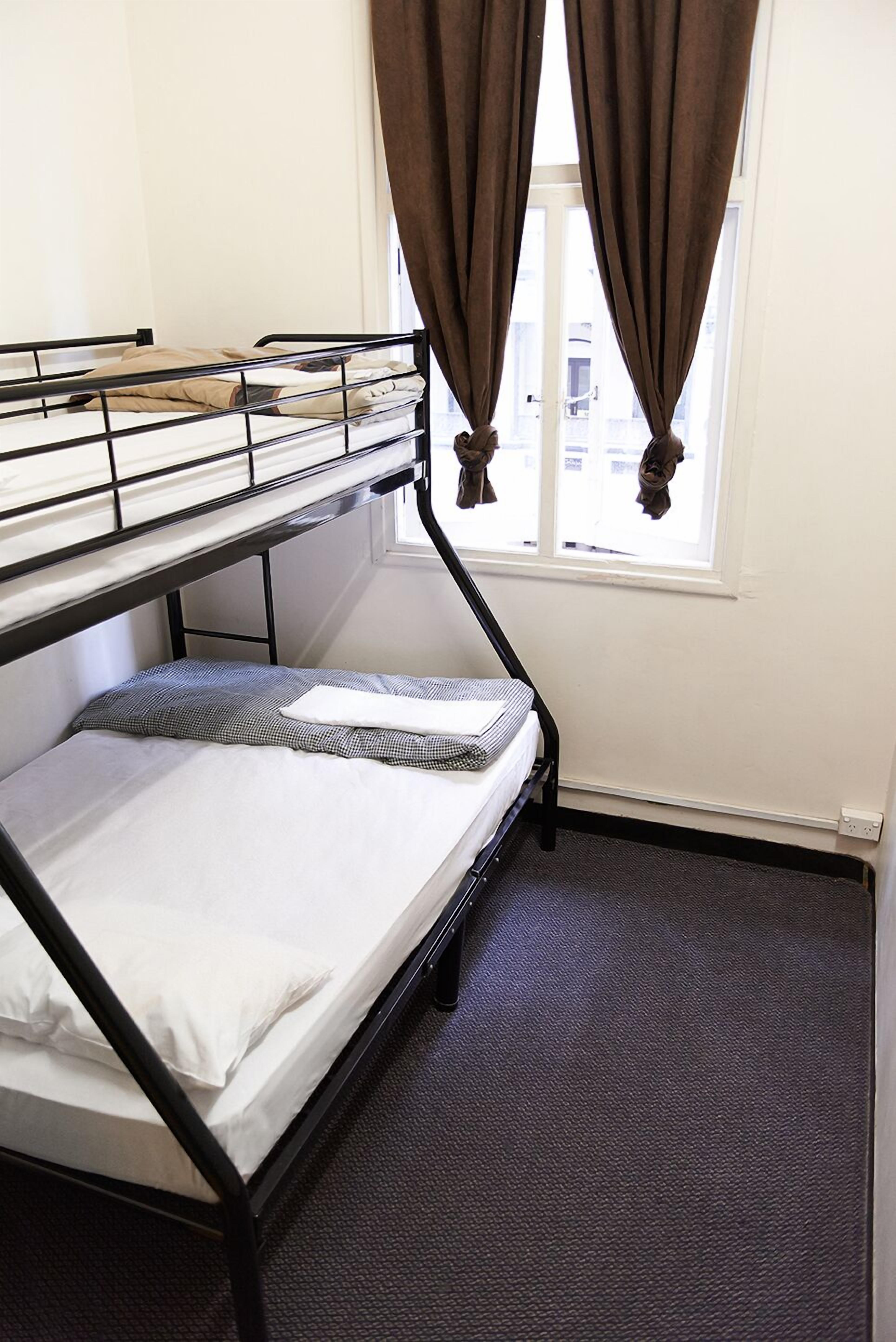 Photo - Maze Backpackers - Sydney