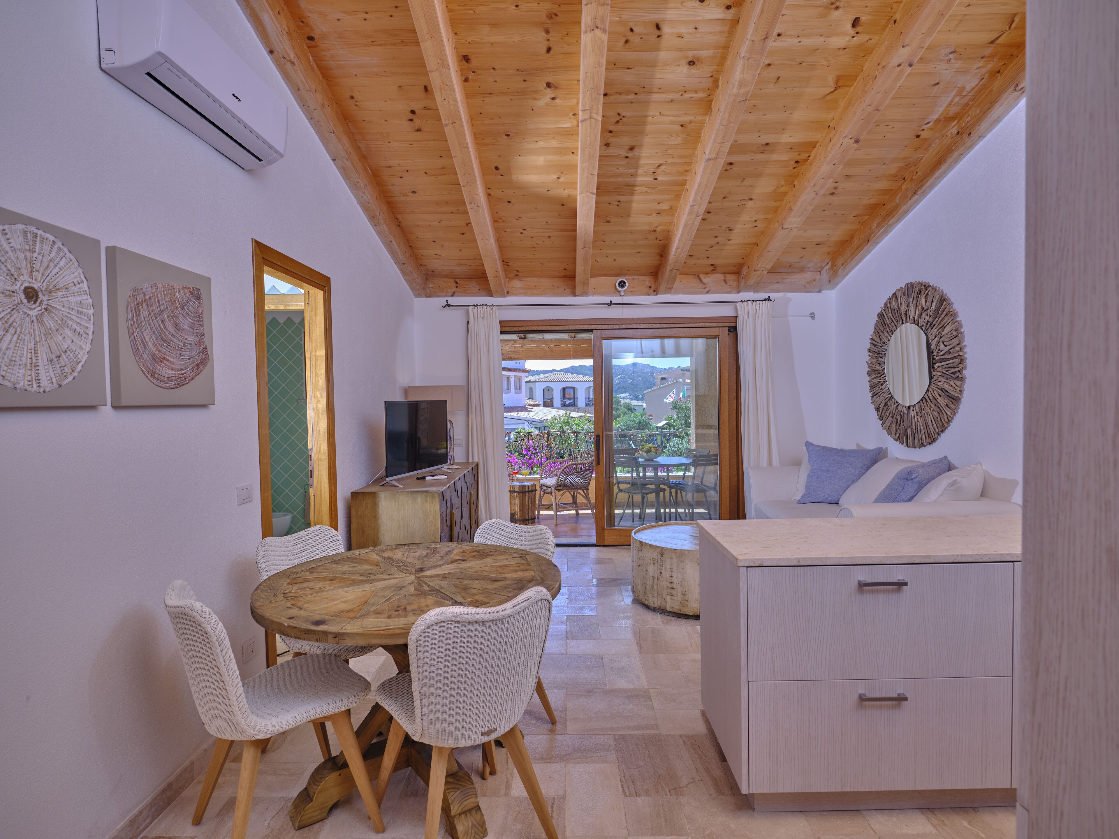 apartment, 2 bedrooms, annex building | living area | 31-inch lcd tv with digital channels, smart tv