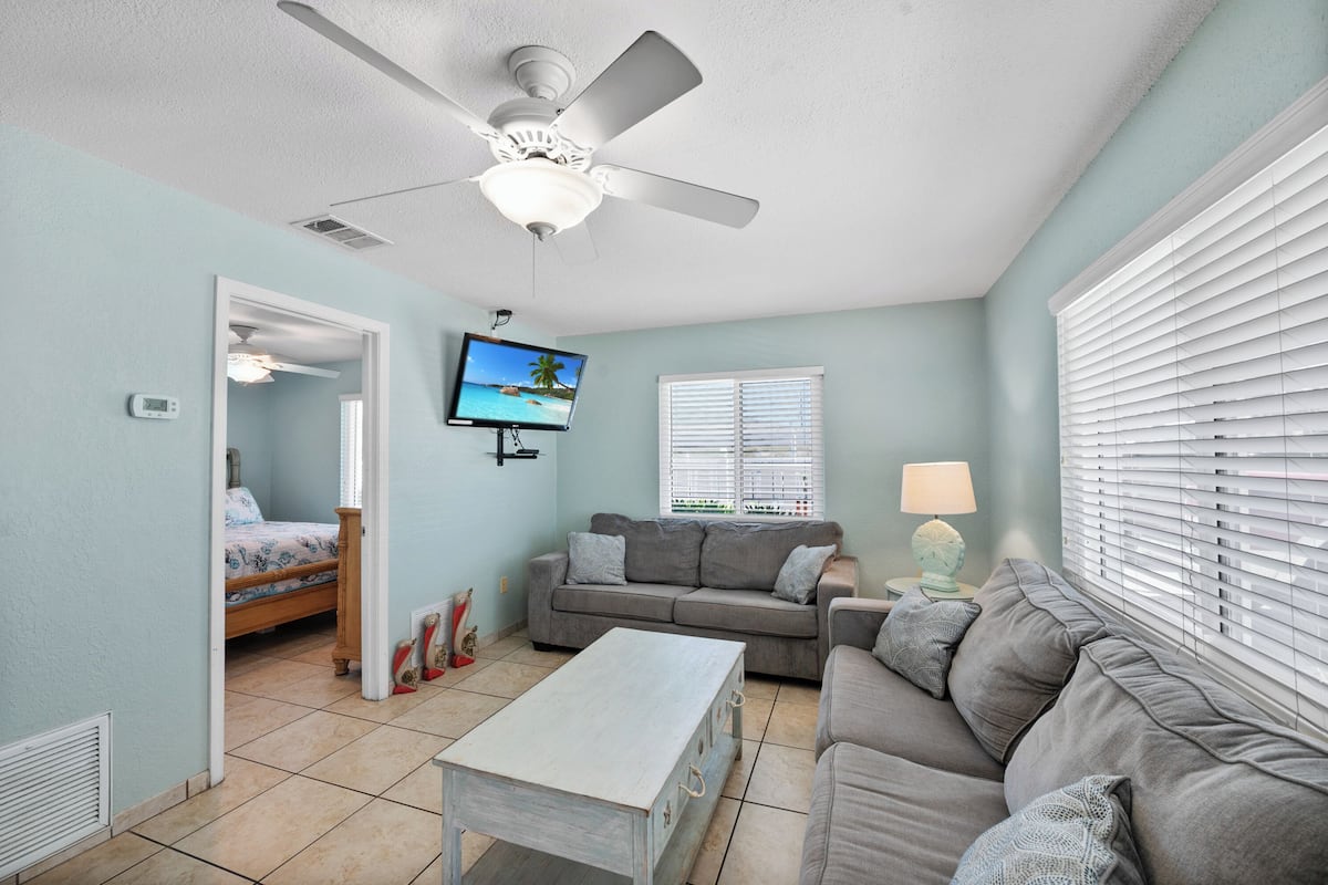 Bayside One Bedroom Suite | Living room