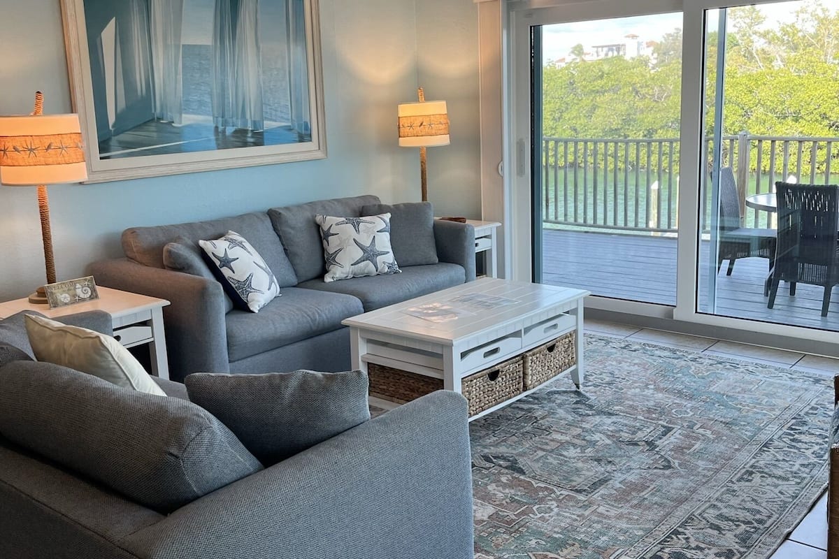 Bayview 3 Bedroom | Living room | TV